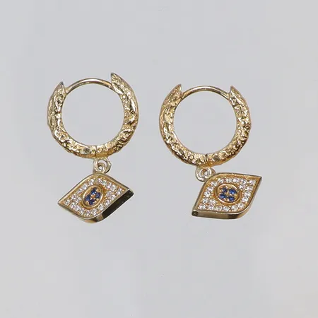 Ett par Örhängen med vita och blå stenar 12x20mm, Safira förgyllt silver 925/1000 Vikt: 3,5 g