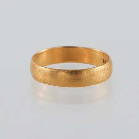 Trasigt guld 23k. Vikt: 4,1 g