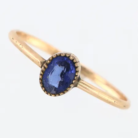 Ring med blå sten, stl 16, skev skena, 6mm, 9K Vikt: 0,5 g