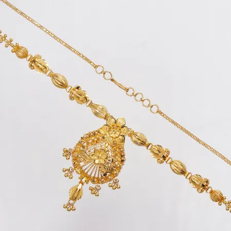 Collier 40,5-42cm, hängdel 50mm, 22K   Vikt: 15,4 g