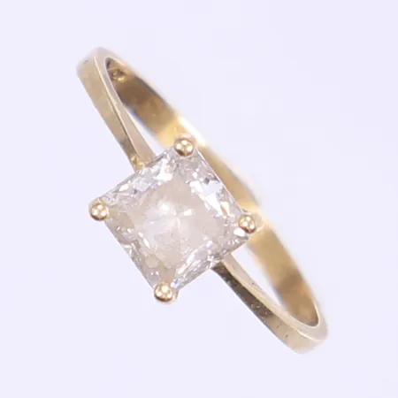 Ring med vit sten stl 18 bredd 2-6mm ojämn skena 14K Bruttovikt: 2g Vikt: 2 g