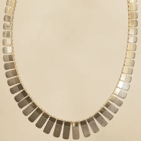Collier doserat, längd 40-44cm,  bredd 5,2-11,3mm, 835/1000 silver Vikt: 20,5 g