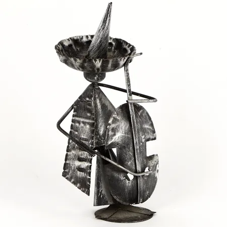 Figurin i metall, musikant, ca 20 cm hög, okänt fabrikat