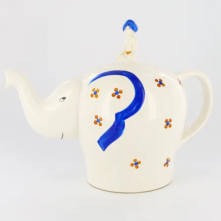 Tekanna av Lisa Larson för Duka Önskebutikerna, elefant, porslin, höjd 21cm, med krackelyrer Skickas med postpaket.