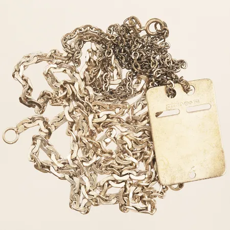 Diverse silver, defekt, gravyr, silver  Vikt: 21,2 g