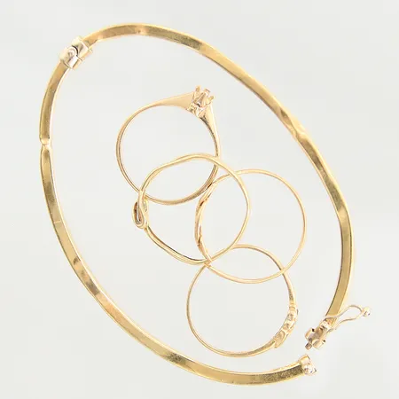 Diverse guldsmycken, defekt, 18K  Vikt: 10,8 g