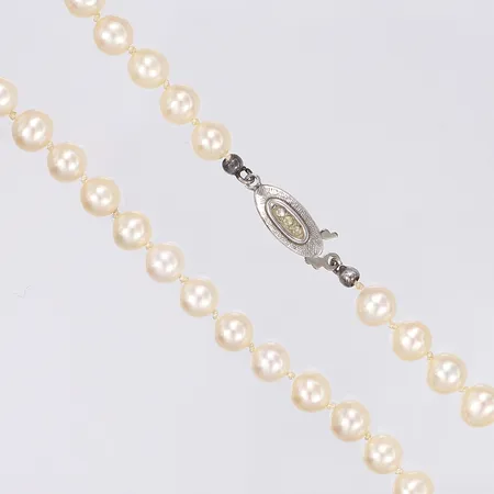 Pärlcollier odlade sötvattenpärlor längd 50cm bredd 6mm lås i silver 925/1000 Vikt: 0 g