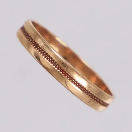 Ring, stl 16, bredd 3mm, gravyr, 14K  Vikt: 1,3 g