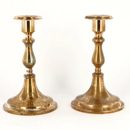 2 ljusstakar i Malm, Bollings Gränna, höjd ca 15cm Vikt: 0 g Skickas med paket.