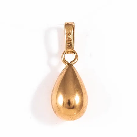 Hänge Droppe i 18K guld. Det är 5,5 mm brett, 15,5 mm långt inkl. ögla och väger 0,4g. 