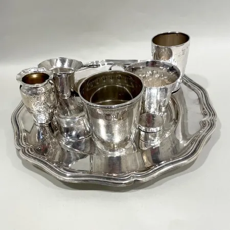 Diverse silverföremål, gravyrer, silver 830/1000 Vikt: 1141,3 g