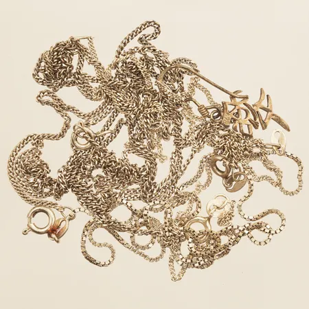 Diverse silver, defekt, silver Vikt: 10,5 g