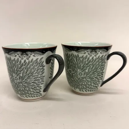 2 Muggar, höjd 9cm, Ø9cm, Ostindia Floris, grön, design Caroline Slotte, Rörstrand, porslin Skickas med paket.