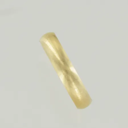 Ring, Ø 21 mm, bredd 5,8 mm, graverad, 21K Vikt: 5 g