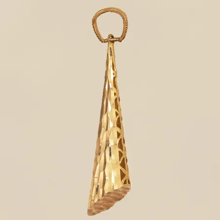 Hänge, längd 35mm inkl ögla, bredd 7mm, ostämplad, 18K  Vikt: 1 g