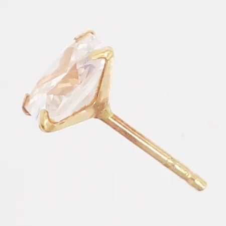 Ett udda örhänge med vit sten 12x6mm, 18K Vikt: 0,5 g