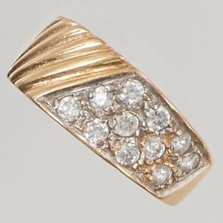 Ring Ø15, bredd:7mm, vita stenar, 18K 4,2g.