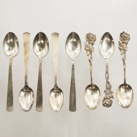 Sju kaffeskedar, olika modeller, längd 10-11cm, 830/1000 silver Vikt: 94,6 g