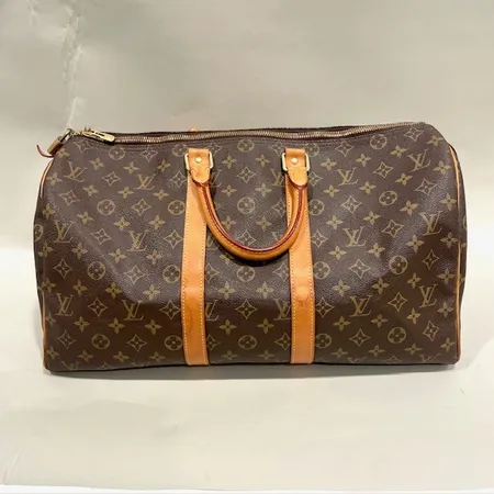 Väska, Louis Vuitton Keepall 45, mått: 45 x 27 x 20 cm, datumkod: DU2144, brun monogramcanvas, lås, nycklar saknas, mindre bruksslitage, fläckar på läder, inga tillbehör