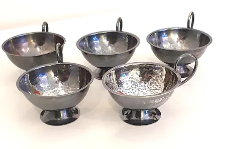 Fem Punchkoppar, höjd ca 4,5cm, gravyr, Silver. Vikt: 164 g