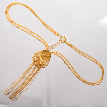 Collier längd 51cm, detalj längd 11cm, bredd 28,4mm, 21K Vikt: 31,3 g