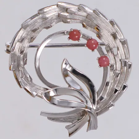 Brosch med rosa stenar, längd 33,2, bredd 29,0mm, 835/1000silver Vikt: 5 g
