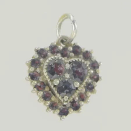 Hänge med granater, längd 1,9 cm, bredd 1,3 cm, silver 830/1000 Vikt: 1,8 g