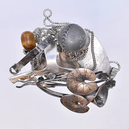 Diverse silver, 830/1000. Vikt: 75,9 g