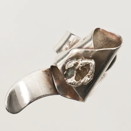 Ring, stl ca 16½, bredd 44mm, signerad HA, 925/1000 silver  Vikt: 14 g