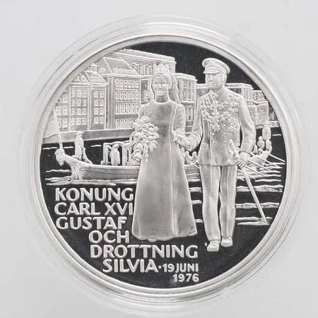 Mynt Kungariket Sverige Konung Carl XVI Gustaf och Drottning Silvia 1976, Ø36mm, plastetui, 925/1000 silver  Vikt: 27,3 g