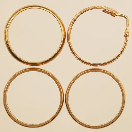 Tre ringar, udda örhänge, gravyr, 18K Vikt: 12,5 g