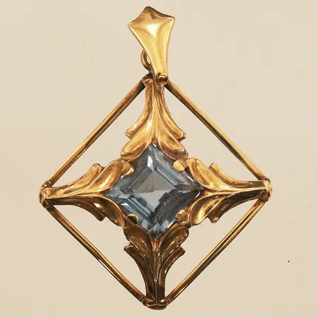 Hänge med blå spinell, längd ca 36mm, bredd 27mm, 18K Vikt: 1,9 g