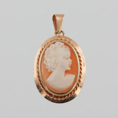 Hänge 18k med camé,höjd med ögla 23 mm. Vikt: 1,5 g