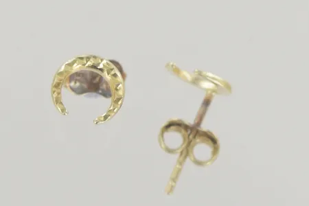 Ett par örhängen, höjd 6,9 mm,18K Vikt: 0,9 g