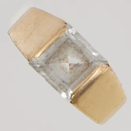 Ring Ø15½, bredd:7mm, vit sten, 18K 2,5g.