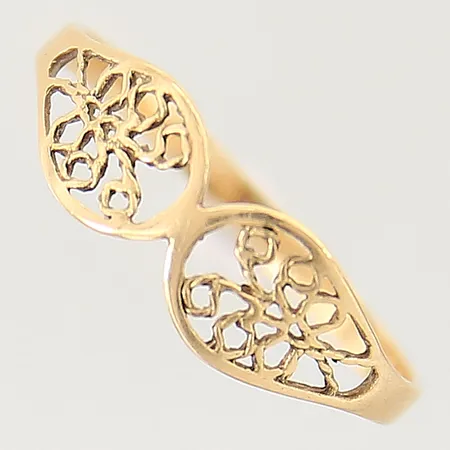Ring med dekor, stl: 18, bredd: 1,7-6mm, 18K Vikt: 0,9 g