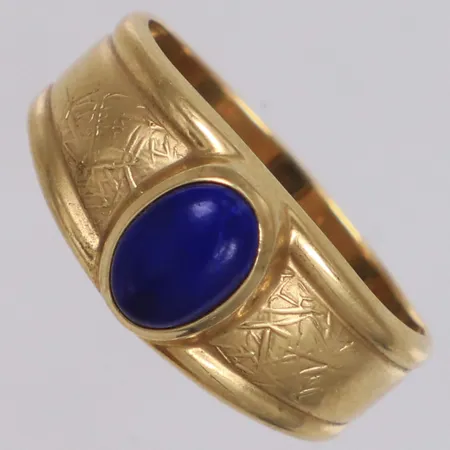 Ring med blå sten, stl 17¾, bredd 4,2-8,7mm, 18K Vikt: 3 g