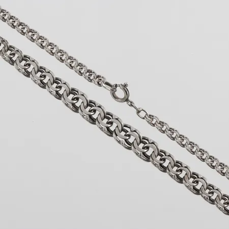 Collier Bismarck silver 835/1000,längd ca 46 cm,bredd 3.8-7.3 mm. Vikt: 15,7 g