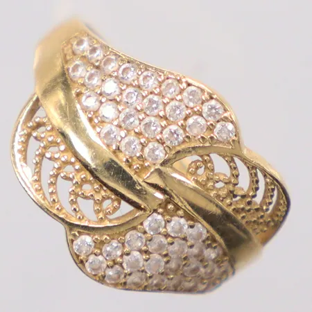 Ring Ø17¾ små vita stenar, ojämn i skenan, 14K Vikt: 2,7 g