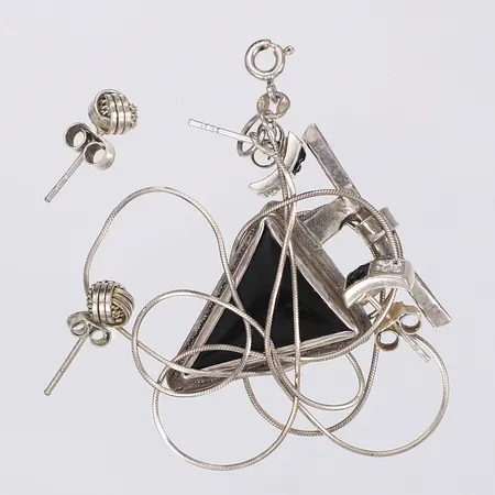 Diverse silver delvis med sten 830/1000 Bruttovikt: 9,8g Vikt: 9,8 g