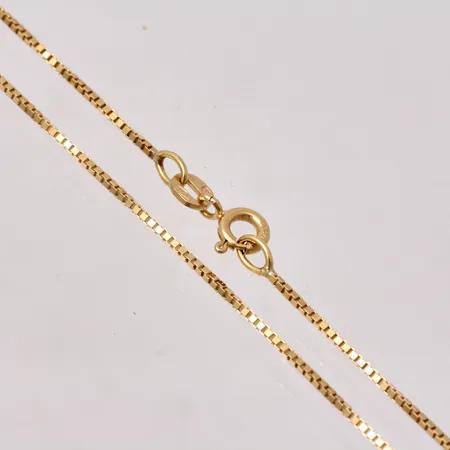 Kedja i 18K guld, 40cm, Venezia, bredd 1mm, tillverkad av Balestra, vikt 3,12g.