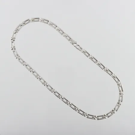 Collier silver 925/1000,längd ca 43 cm,bredd 6.1 mm. Vikt: 50,5 g