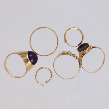 Diverse guld med stenar, gravyr, defekt, 18K Vikt: 13,2 g