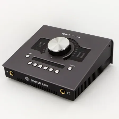 Ljudkort Apolo Twin X quad Heritage edition, serienr- 23362025204970, strömkabel, adapter, kvitto från maj-2024, i originalkartonger Skickas med postpaket.