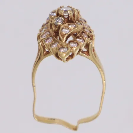 Ring med vita stenar, bucklor, 14K Vikt: 4,5 g