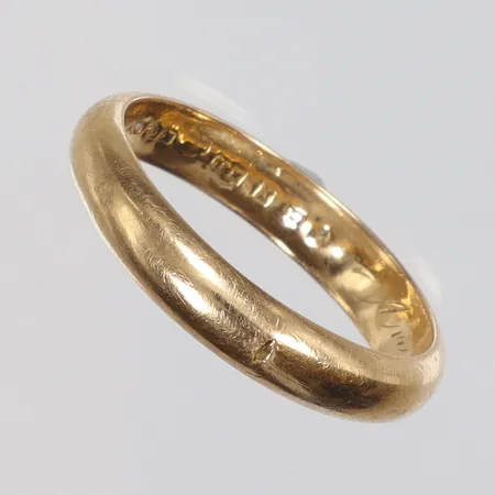 Slät ring, stl 20¼, gravyr, defekt skena, 18K Vikt: 2,3 g
