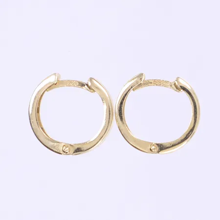 Ett par örhängen creoler Ø15mm, bredd 3,5mm, buckliga, 14K Vikt: 1,7 g