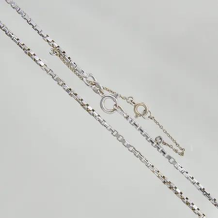 Kedja Venezia, längd 42,5cm, bredd 2mm, vitguld, säkerhetskedja i gulguld, ojämnheter, 18K Vikt: 10,7 g