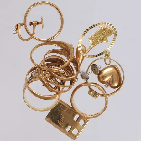 Diverse guld, stenar, defekt, 18K  Vikt: 28,1 g