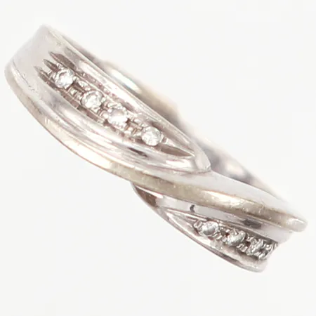 Ring vitguld med diamanter 8x0,01ct stl 16¾, bredd: 3-5mm, 18K Vikt: 3,9 g